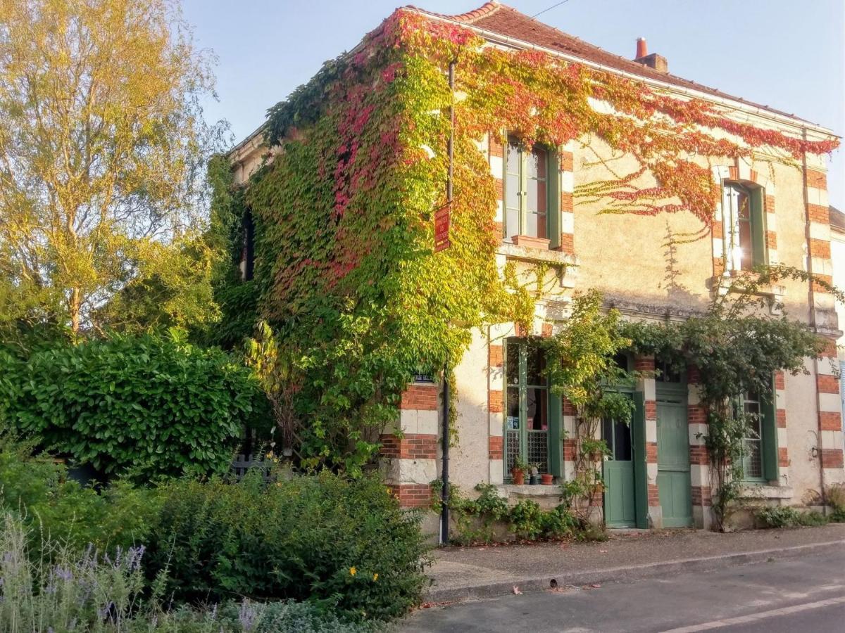 Maison D'Hotes "Les Volets Verts" Et Sa Brocante Ecueille 외부 사진