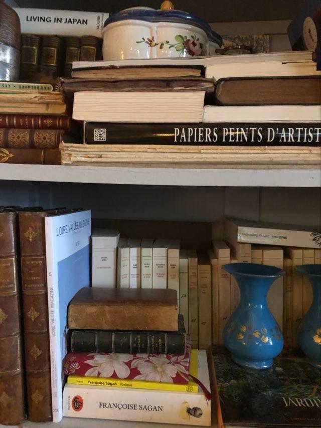 Maison D'Hotes "Les Volets Verts" Et Sa Brocante Ecueille 외부 사진
