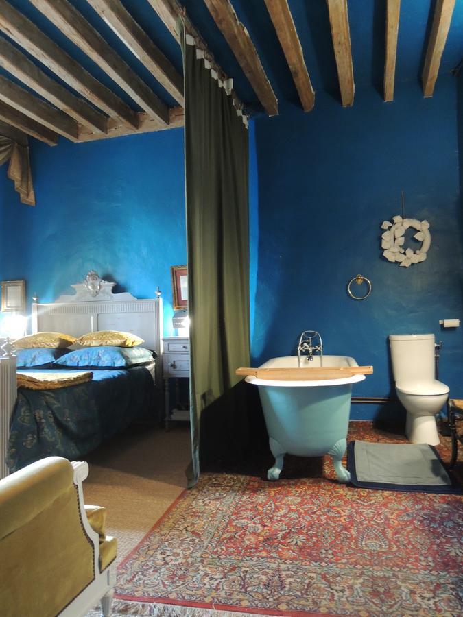 Maison D'Hotes "Les Volets Verts" Et Sa Brocante Ecueille 외부 사진